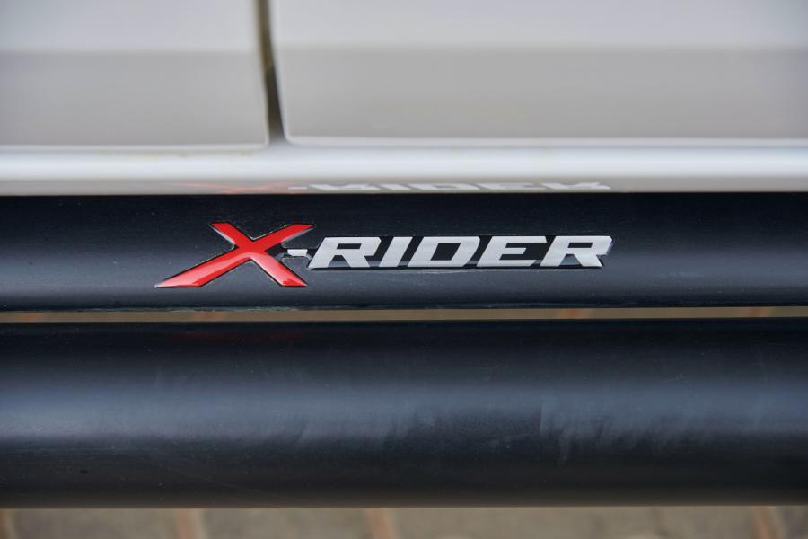 Логотип Isuzu KB Double Cab X-Rider 2016 года  (фото 10 из 30)